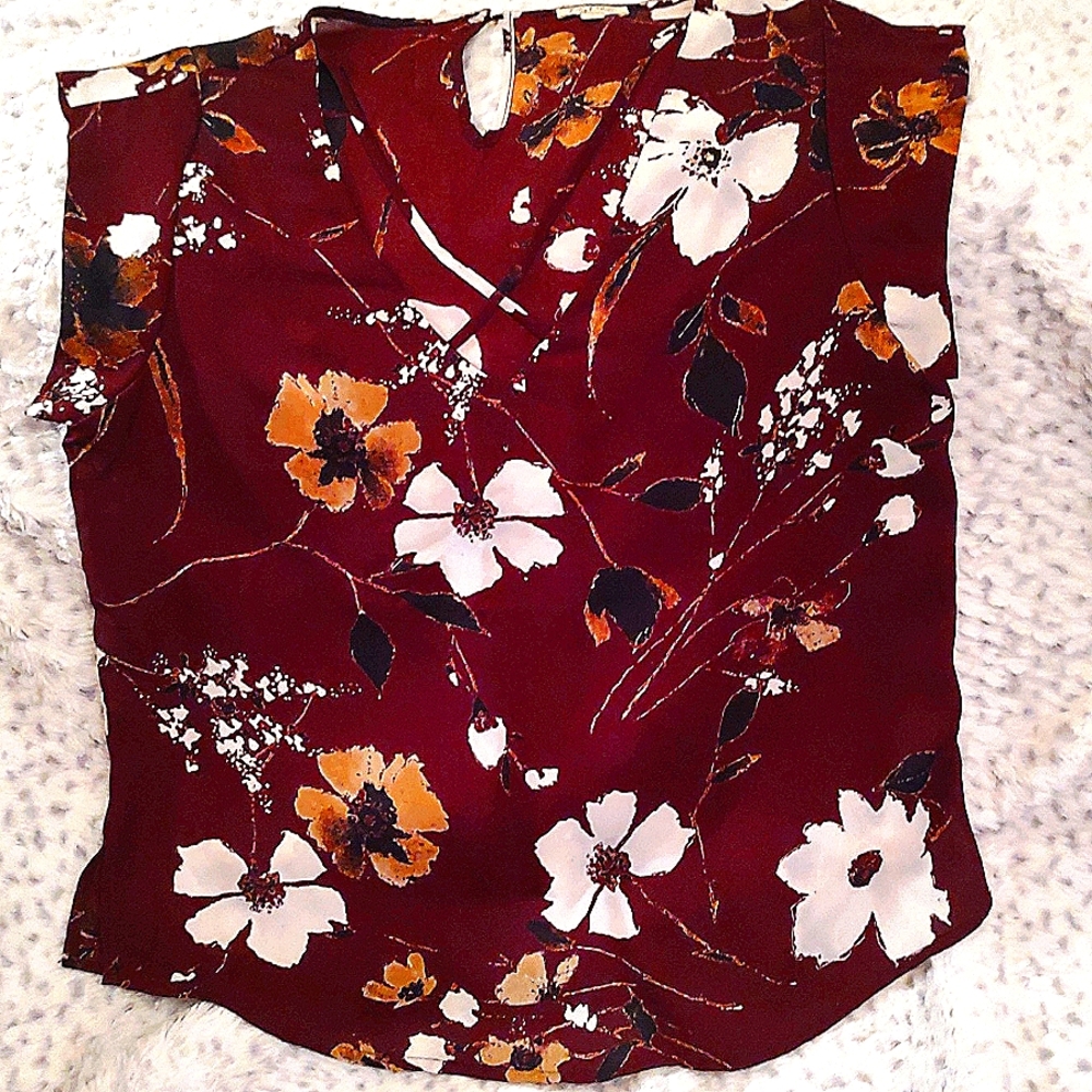 Ladies Floral Cap-Sleeve Top